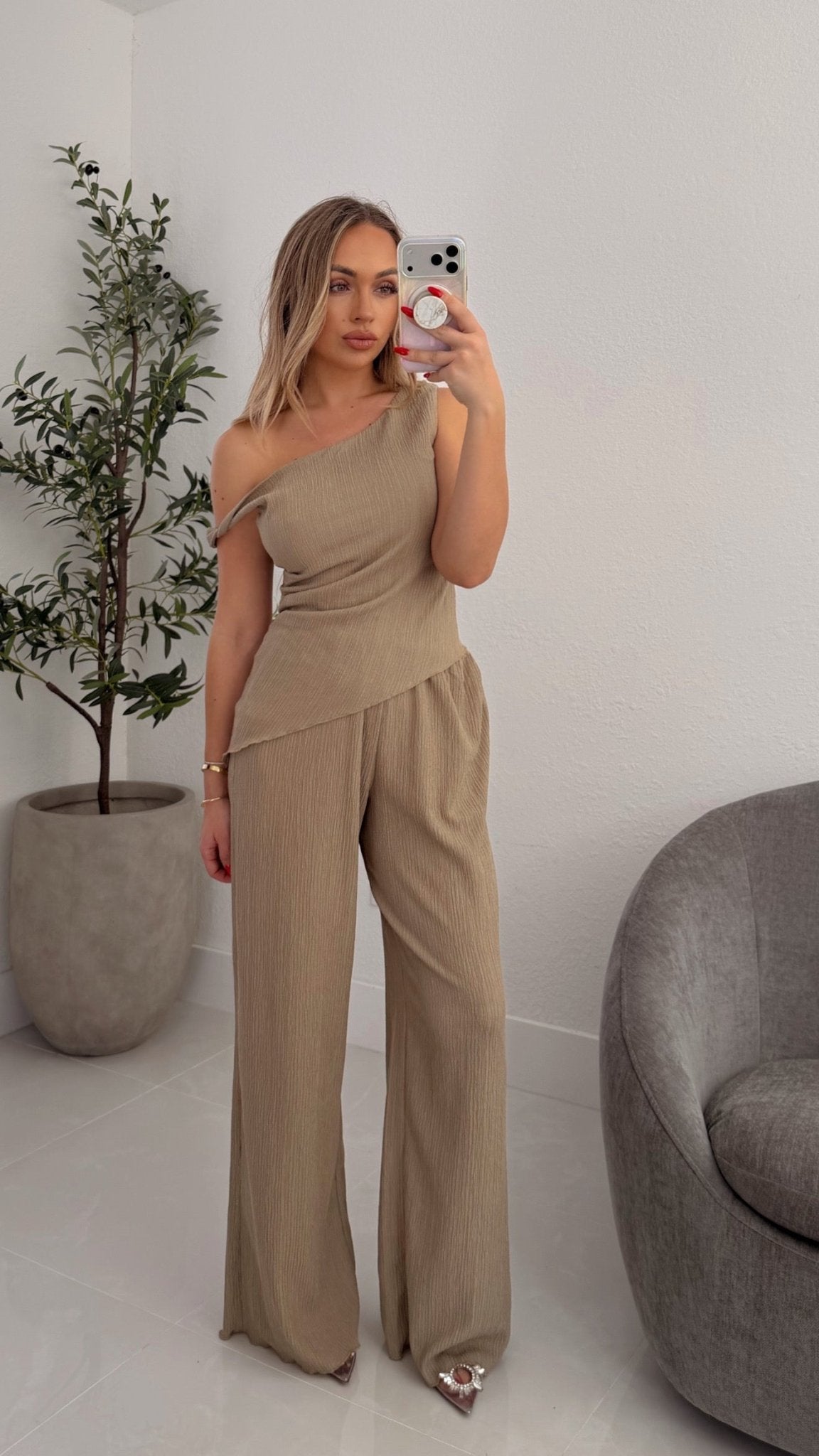 Amira Set in Beige - Miami O’clock Shop