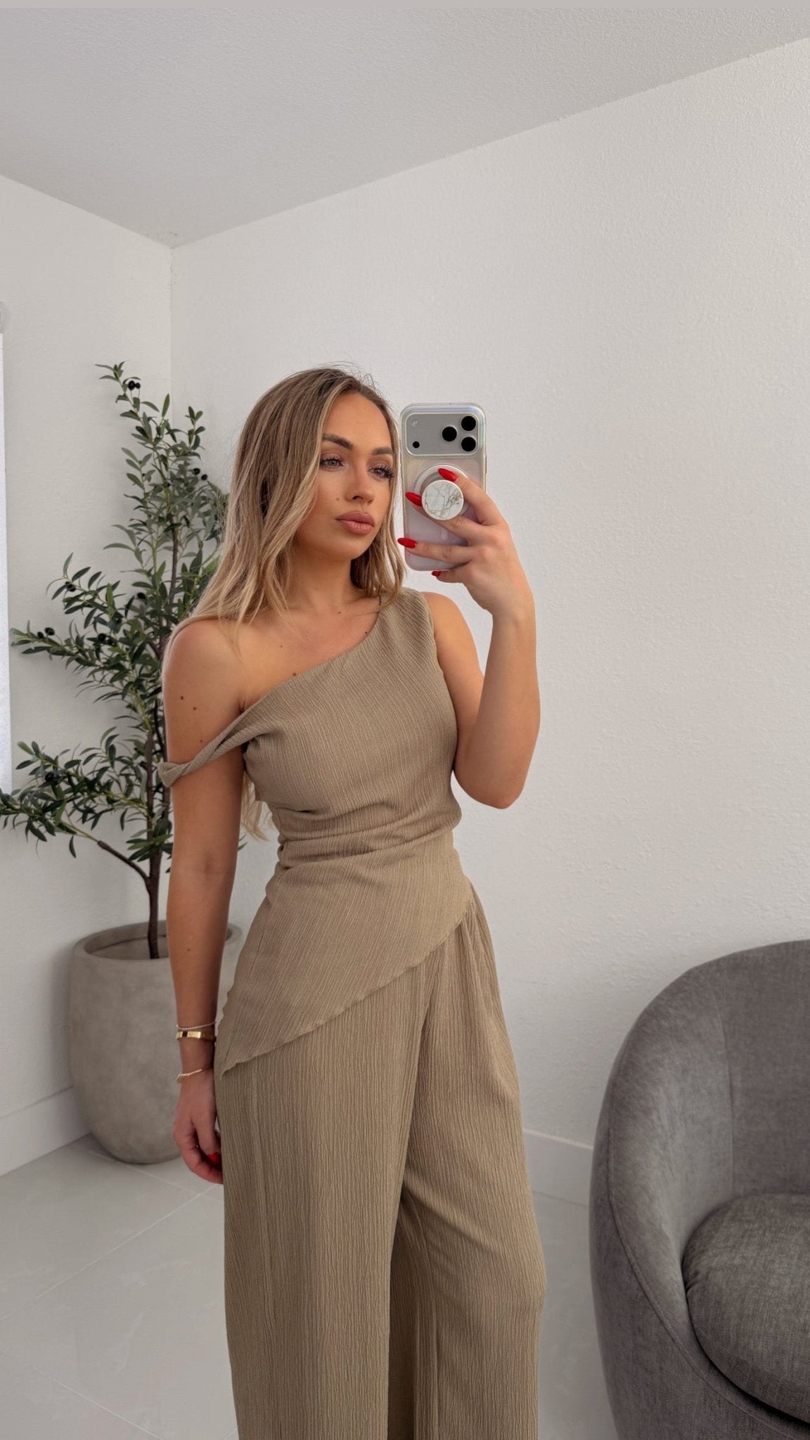 Amira Set in Beige - Miami O’clock Shop