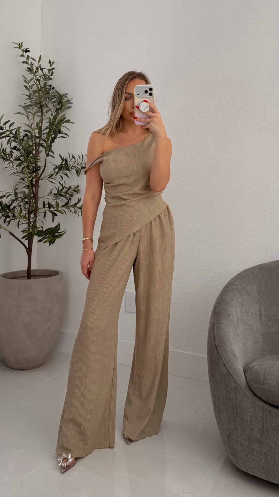 Amira Set in Beige - Miami O’clock Shop