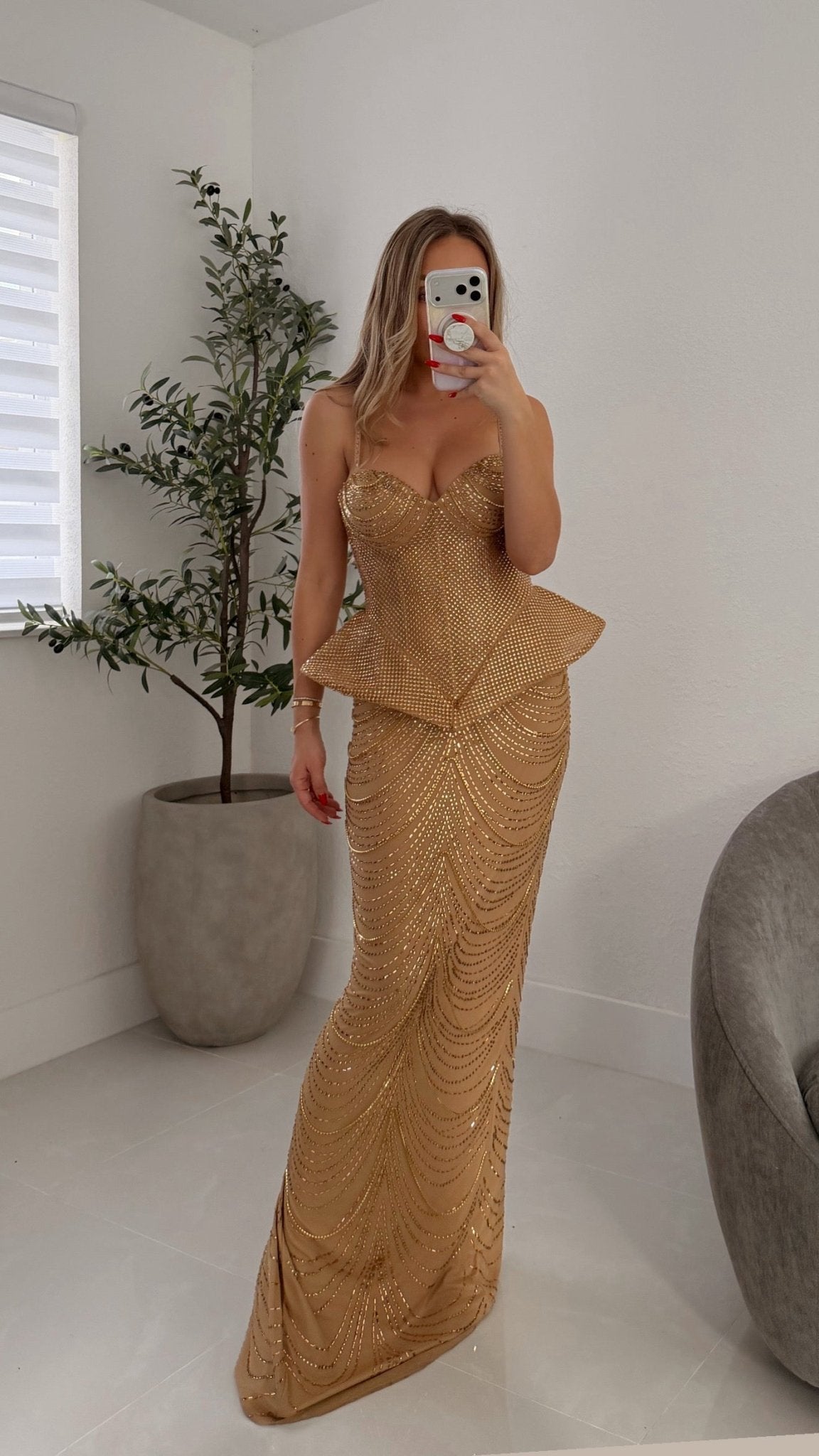 Queen Gown - Miami O’clock Shop