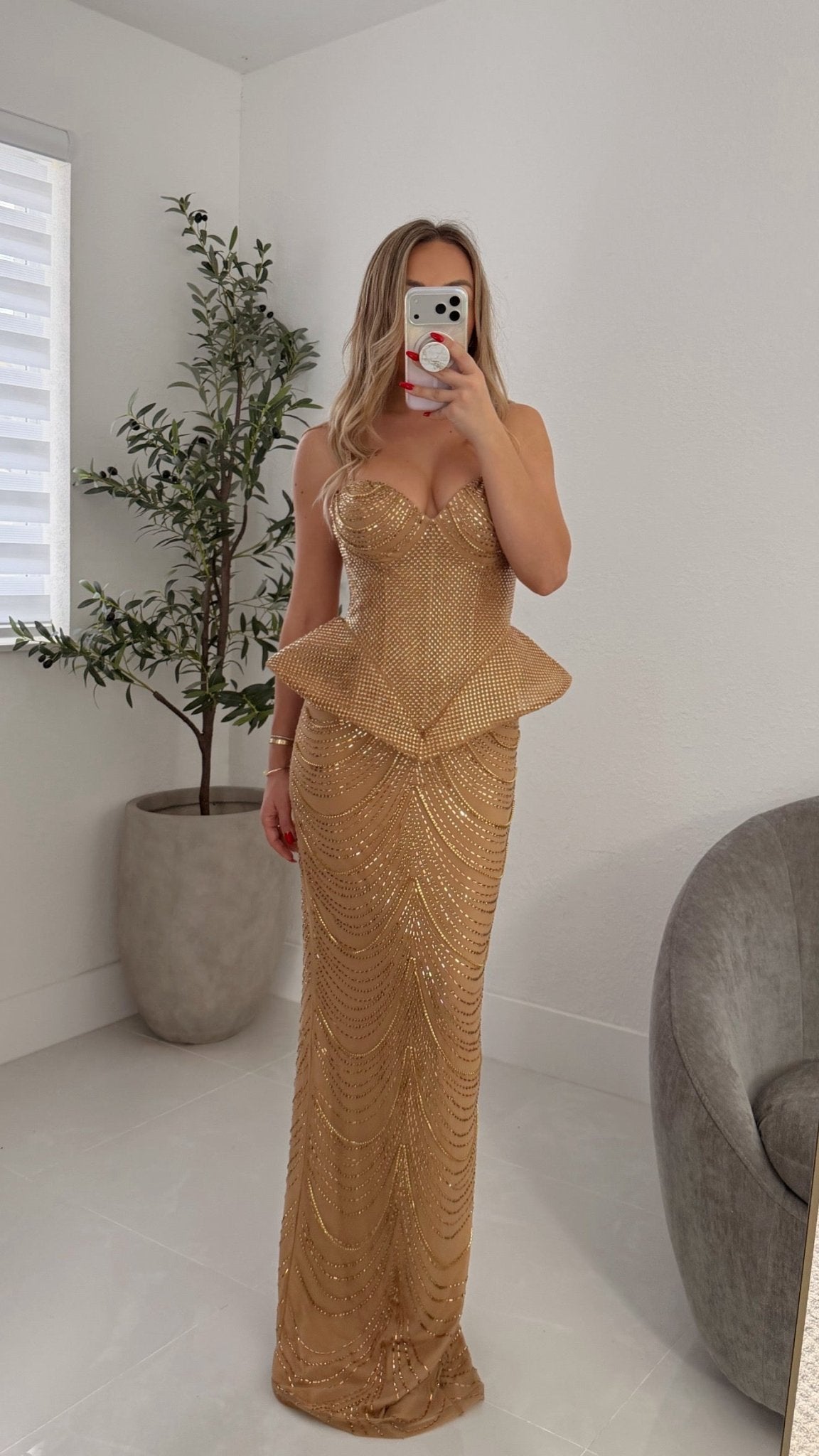 Queen Gown - Miami O’clock Shop